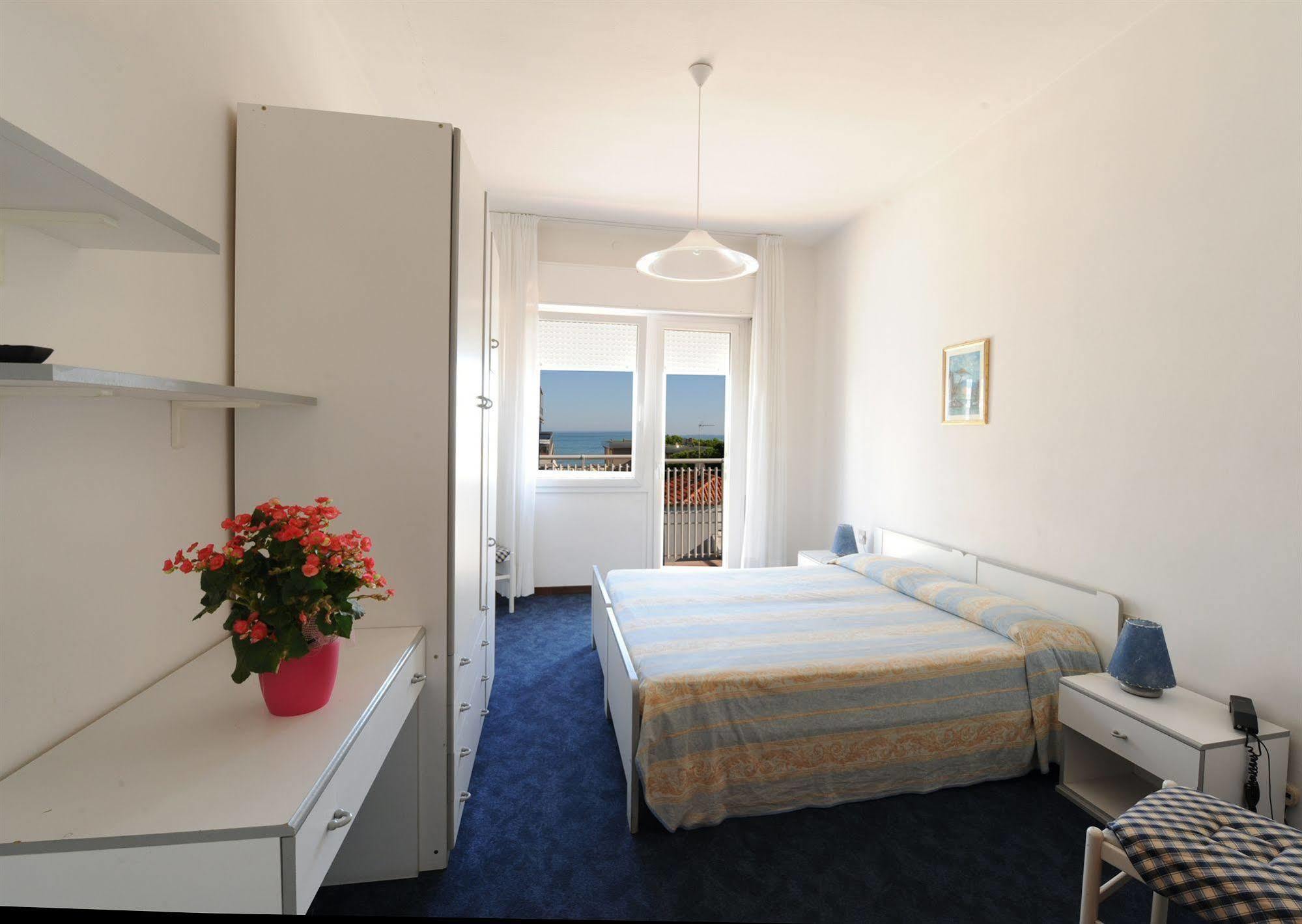 Hotel Savoia ลิโดดิเยโซโล ภายนอก รูปภาพ